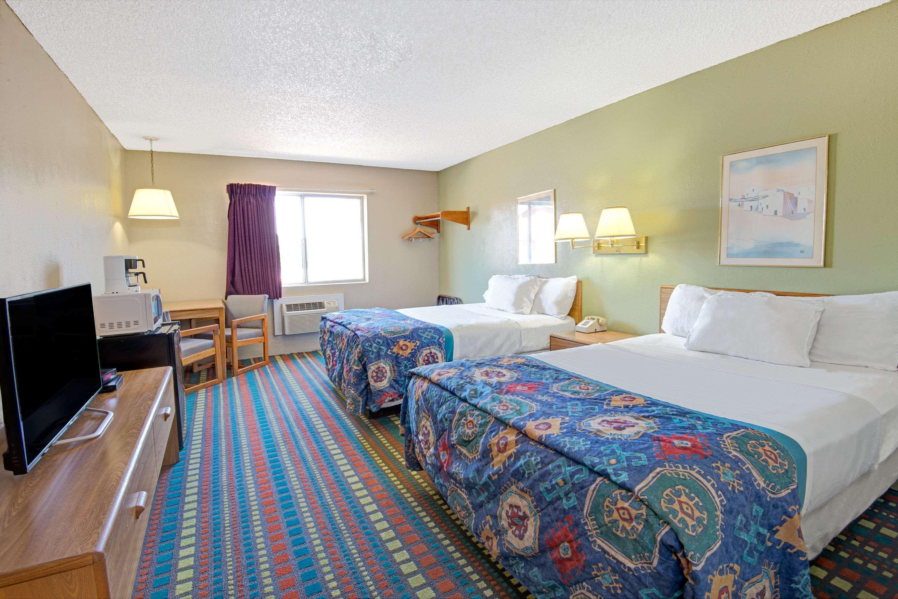Super 8 By Wyndham Belen Nm Hotel Exterior foto