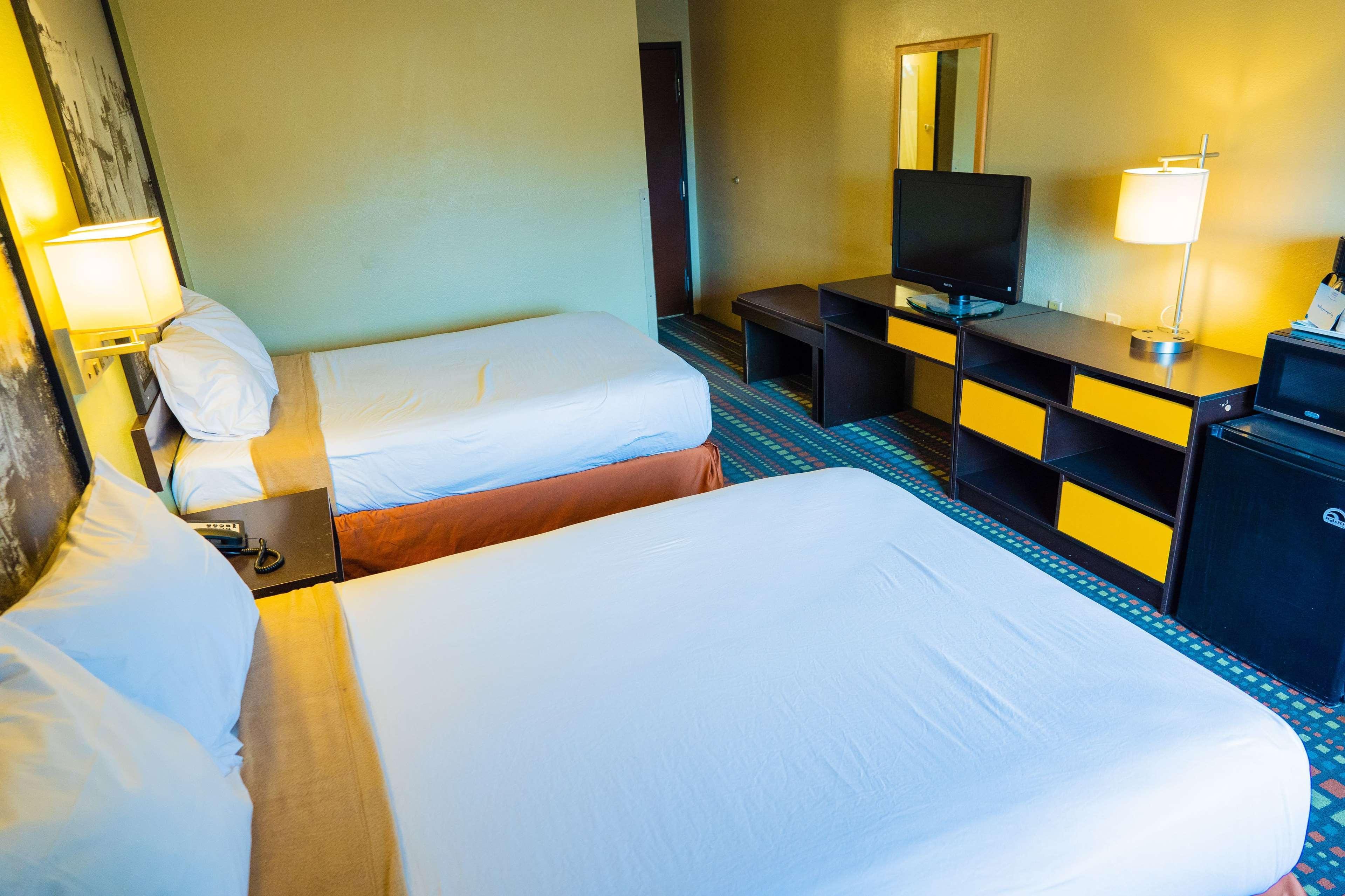Super 8 By Wyndham Belen Nm Hotel Exterior foto